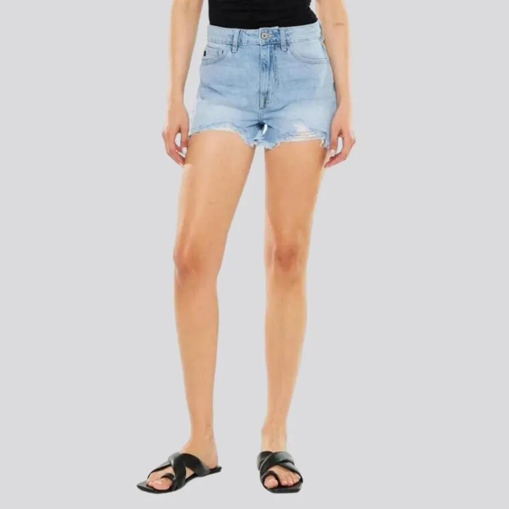 Light-wash grunge denim shorts for ladies