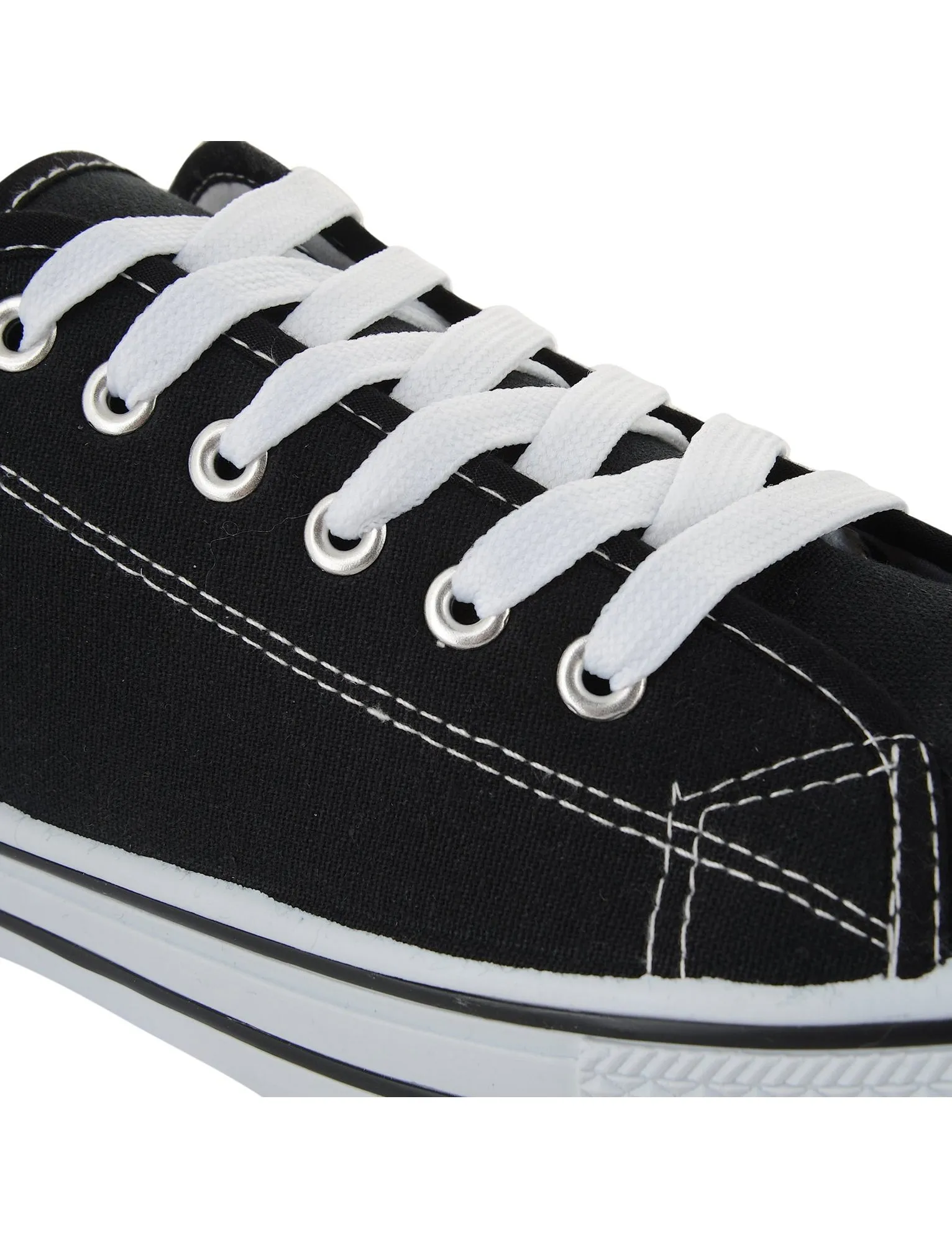 Mens Taylor Low Top Lace Up Canvas Trainers in Black