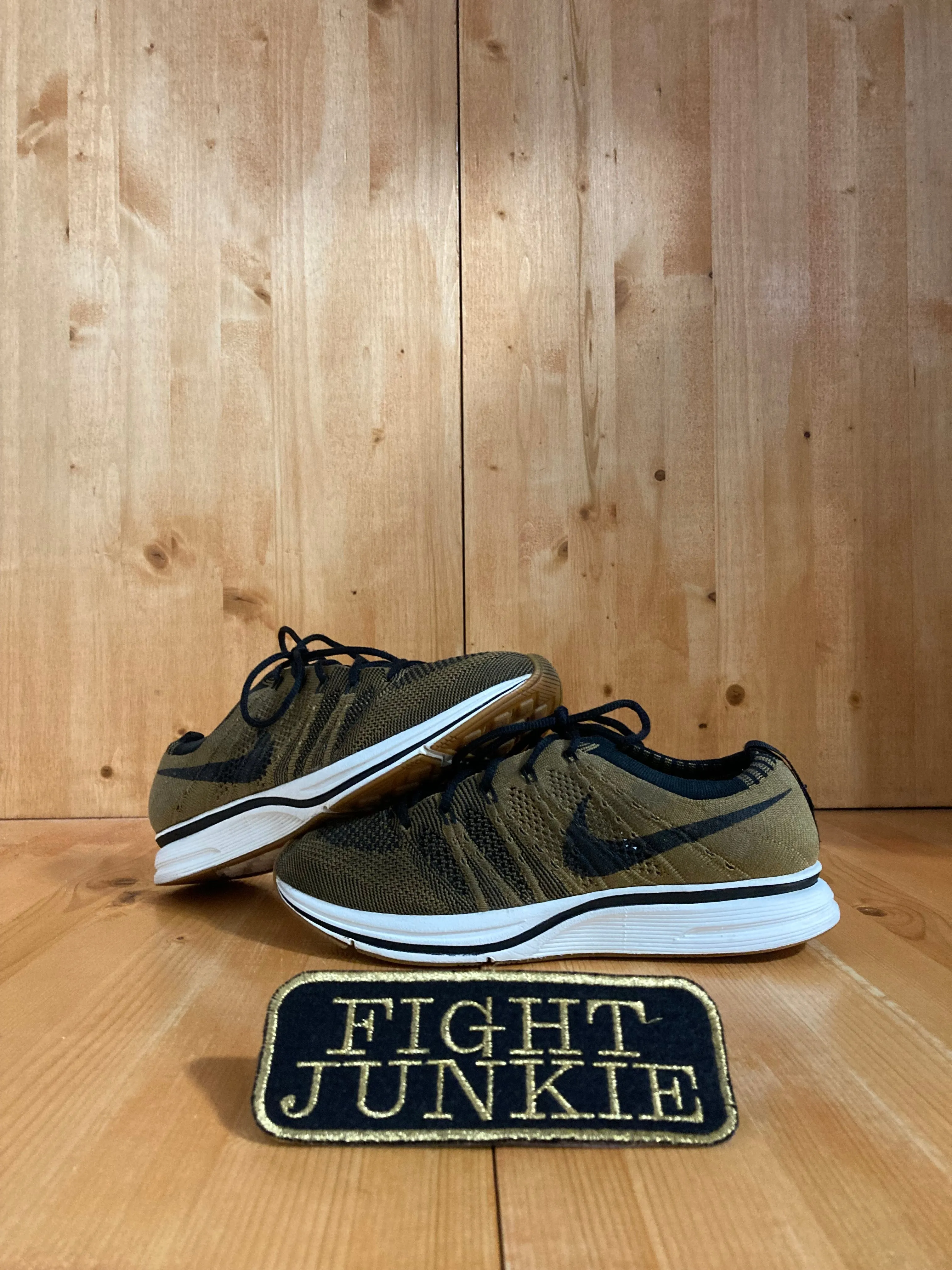 NIKE FLYKNIT TRAINER Youth Size 5.5 Running Training Shoes Sneakers Golden Beige AH8396-203