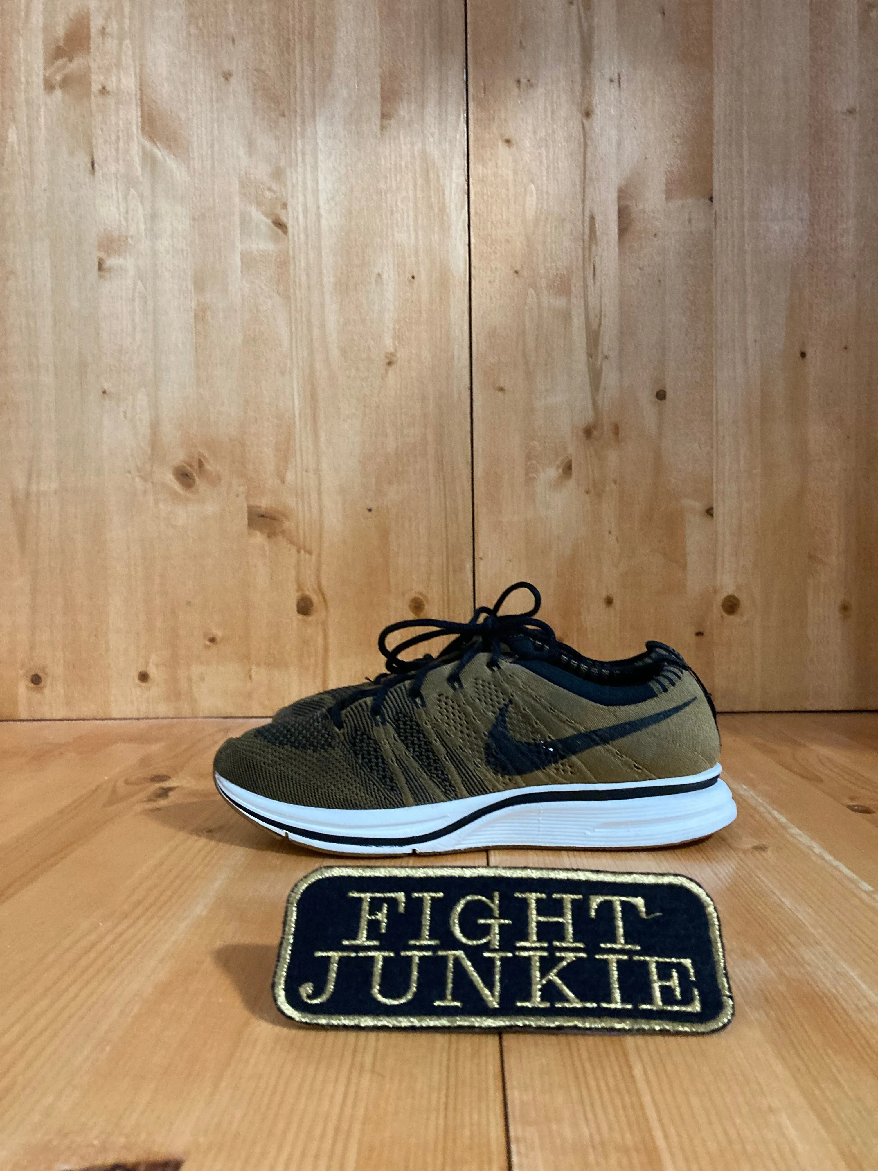 NIKE FLYKNIT TRAINER Youth Size 5.5 Running Training Shoes Sneakers Golden Beige AH8396-203