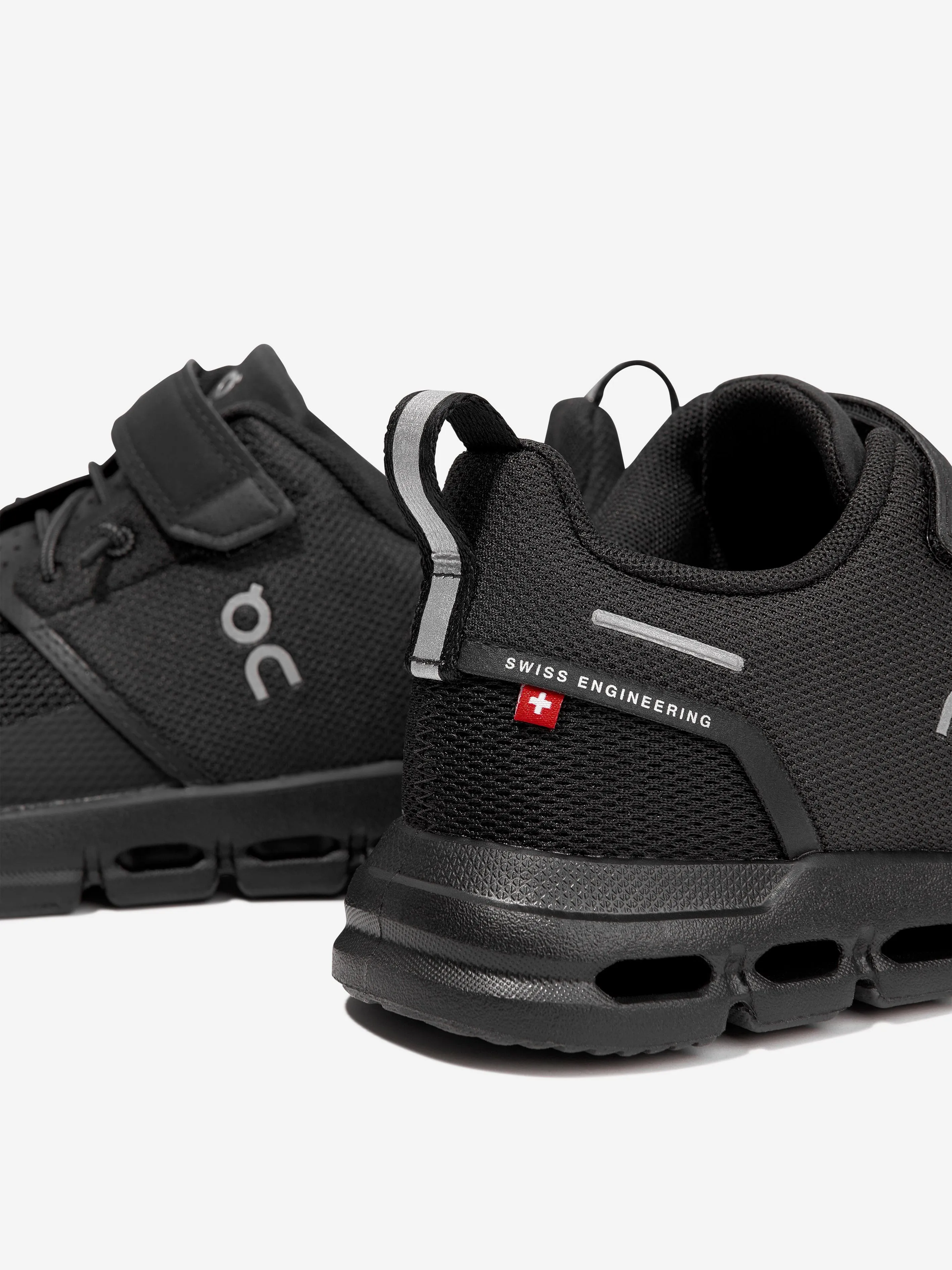 On Running Kids Cloud Play Trainers in Black