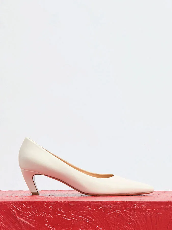 Peggy Pump in Cream Nappa Leather