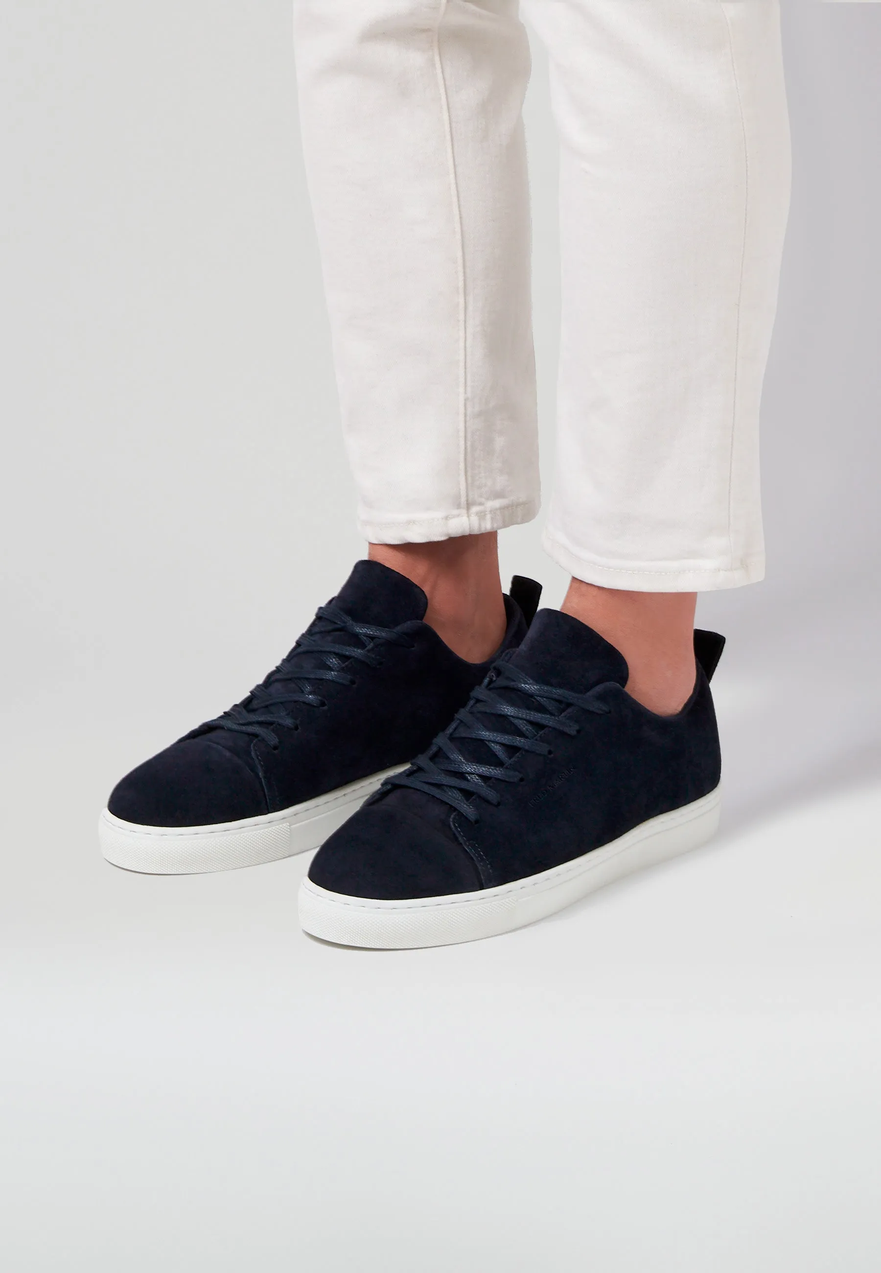 Sneakers - Classic Valetta Navy Suede