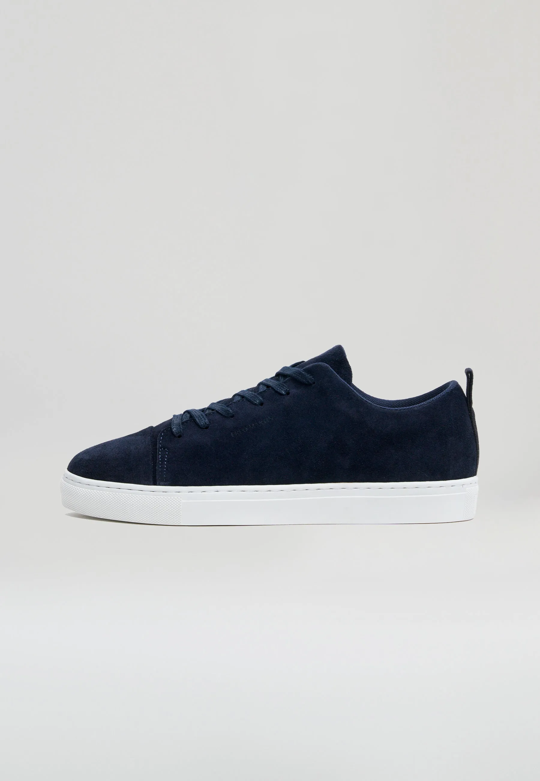 Sneakers - Classic Valetta Navy Suede